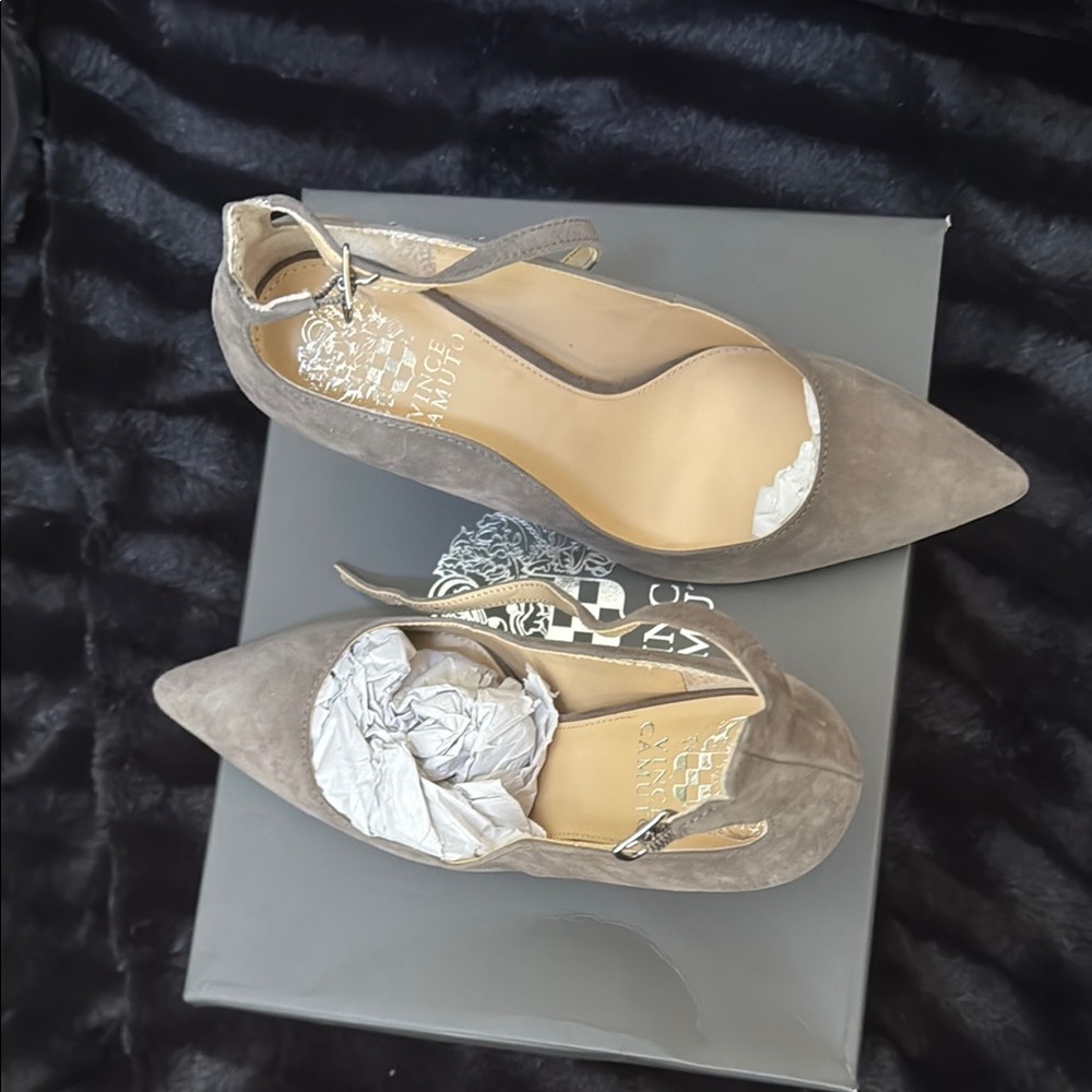 Vince Camuto Dusk Grey heels - Picture 2 of 4